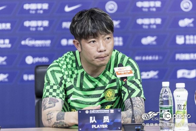曼联和范德贝克肯定会找到解决方案，尽管目前还没有关于具体俱乐部的明确信息，现在还为时过早。